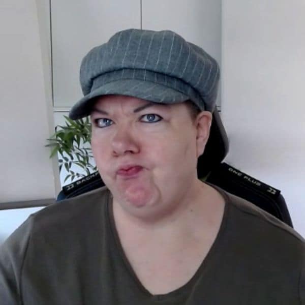 Business Schmiede Bea gruebelt 600x600